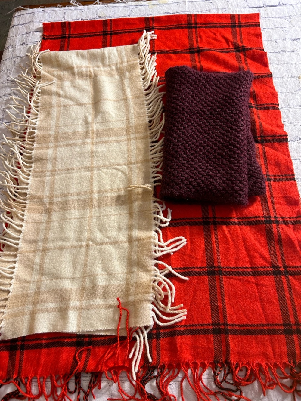 BANANA REPUBLIC FACTORY CREAM PLAID FRINGE RED & BLACK PLAID AND BURGUNDY INFIN